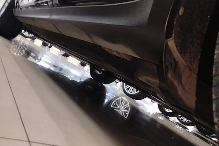 Used Porsche Macan 2017 Macan 2.0T Left Side Sill