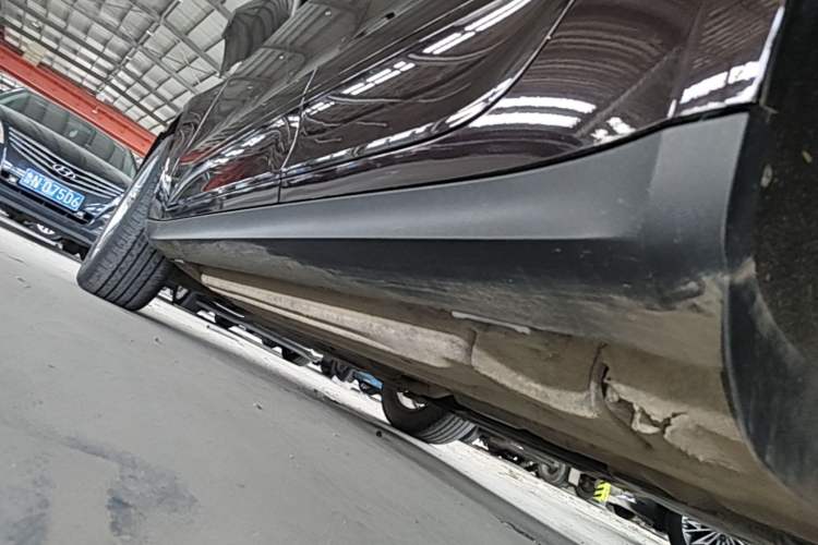 Used Porsche Macan 2017 Macan 2.0T Left Side Sill