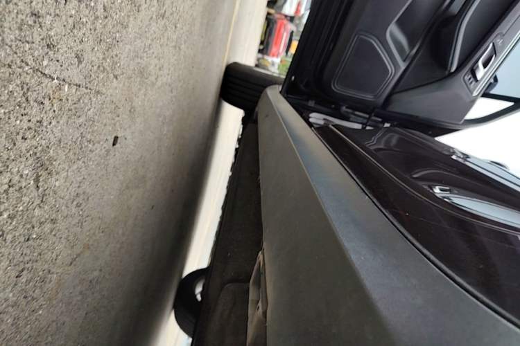 Used Porsche Macan 2017 Macan 2.0T Left Side Sill