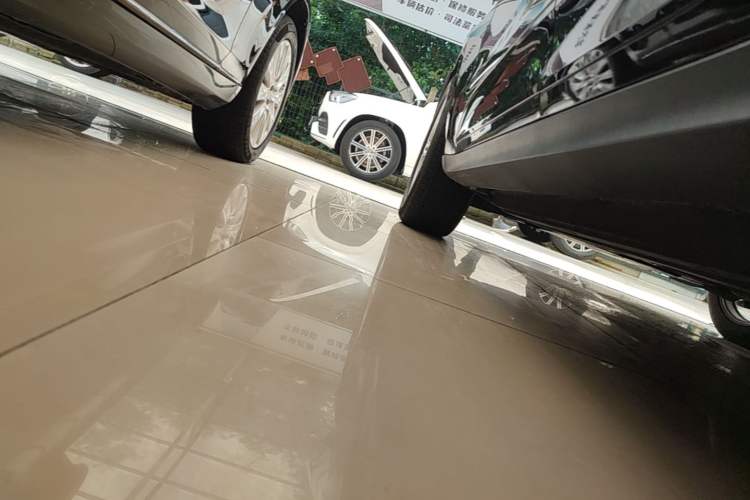 Used Porsche Macan 2017 Macan 2.0T Left Side Sill