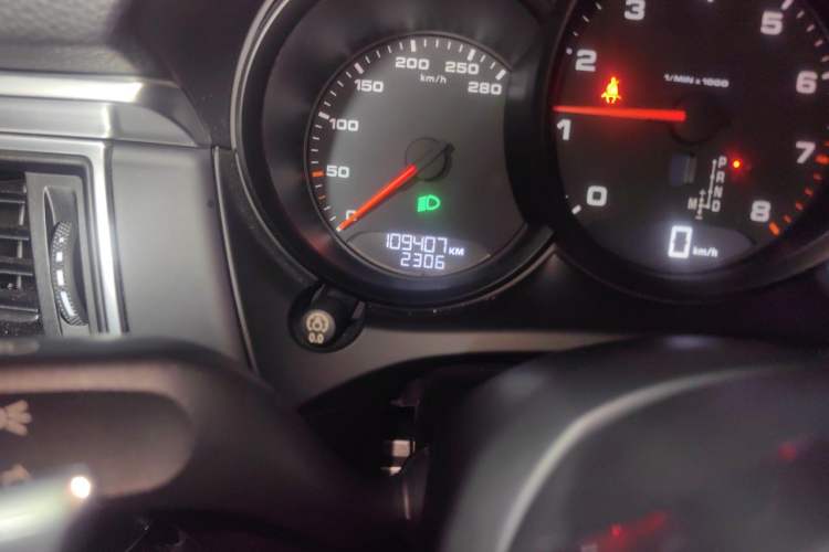 Used Porsche Macan 2017 Macan 2.0T Odometer Close Up