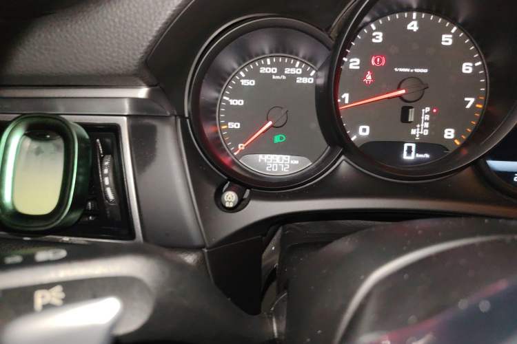 Used Porsche Macan 2017 Macan 2.0T Odometer Close Up