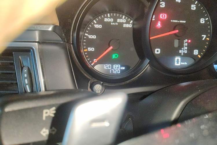 Used Porsche Macan 2017 Macan 2.0T Odometer Close Up