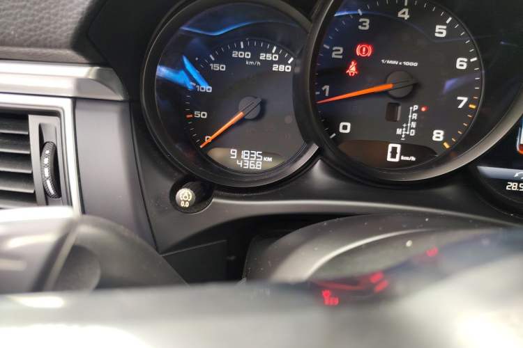 Used Porsche Macan 2017 Macan 2.0T Odometer Close Up