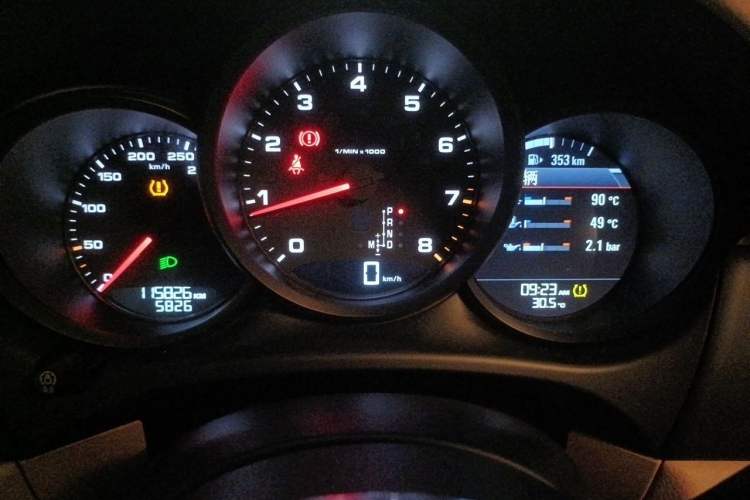 Used Porsche Macan 2017 Macan 2.0T Odometer Close Up