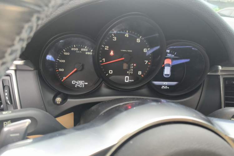 Used Porsche Macan 2017 Macan 2.0T Odometer Close Up