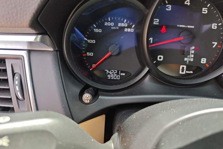 Used Porsche Macan 2017 Macan 2.0T Odometer Close Up
