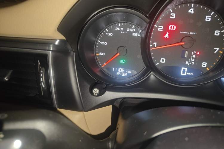 Used Porsche Macan 2017 Macan 2.0T Odometer Close Up