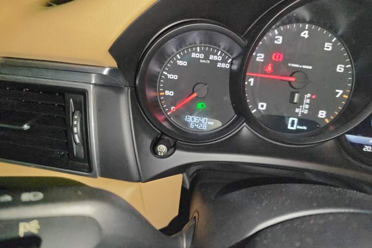 Used Porsche Macan 2017 Macan 2.0T Odometer Close Up