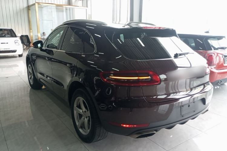 Used Porsche Macan 2017 Macan 2.0T Rear Left 45 Deg