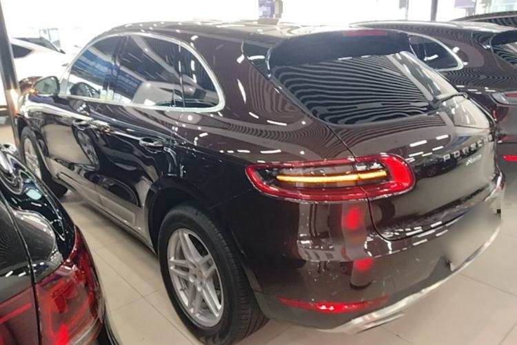 Used Porsche Macan 2017 Macan 2.0T Rear Left 45 Deg