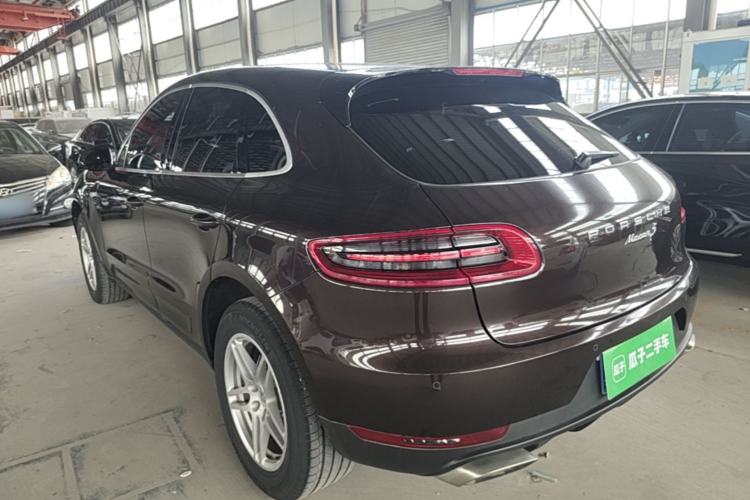 Used Porsche Macan 2017 Macan 2.0T Rear Left 45 Deg