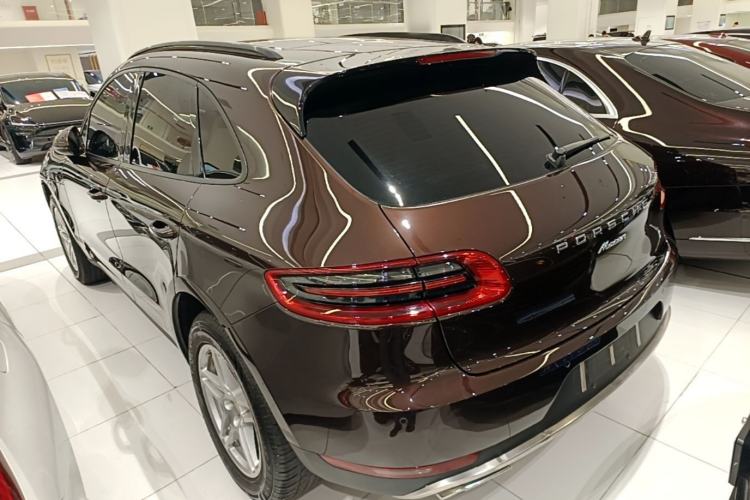 Used Porsche Macan 2017 Macan 2.0T Rear Left 45 Deg