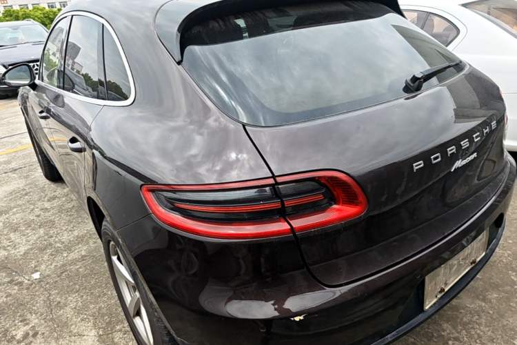 Used Porsche Macan 2017 Macan 2.0T Rear Left 45 Deg