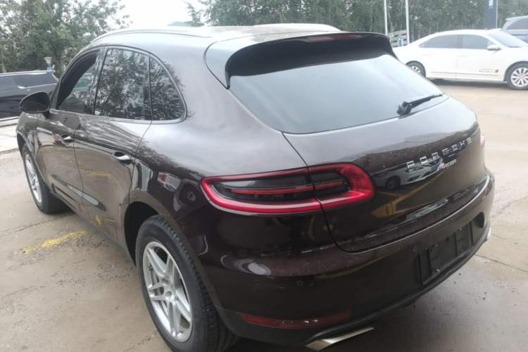 Used Porsche Macan 2017 Macan 2.0T Rear Left 45 Deg