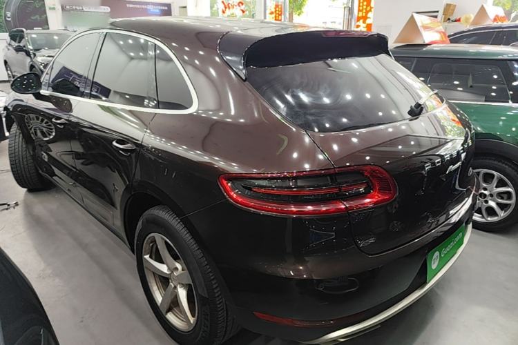 Used Porsche Macan 2017 Macan 2.0T Rear Left 45 Deg