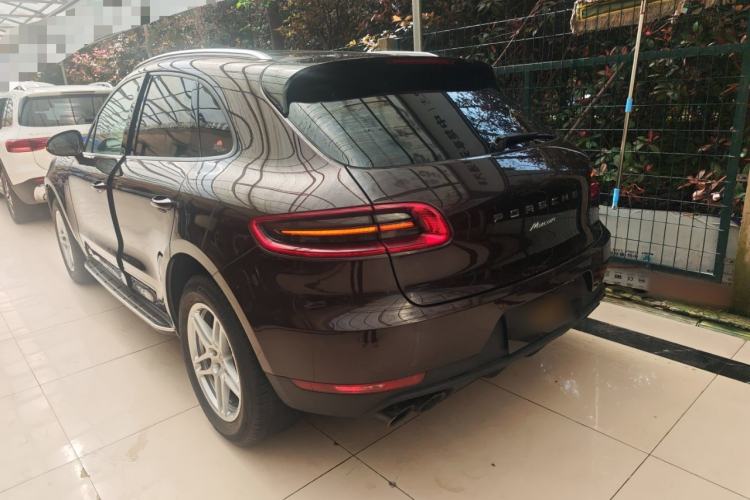 Used Porsche Macan 2017 Macan 2.0T Rear Left 45 Deg