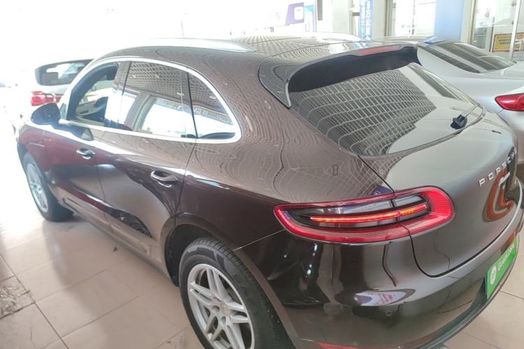 Used Porsche Macan 2017 Macan 2.0T Rear Left 45 Deg