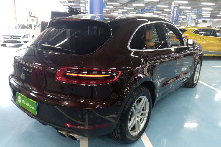 Used Porsche Macan 2017 Macan S 3.0T Rear Right 45 Deg