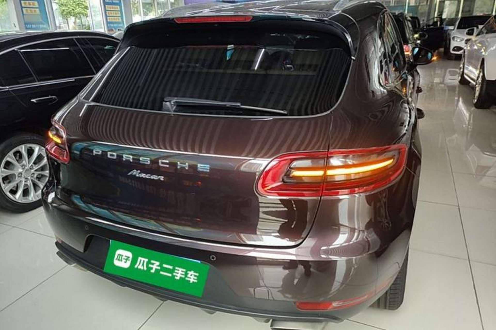 Used Porsche Macan 2017 Macan 2.0T Rear Right 45 Deg
