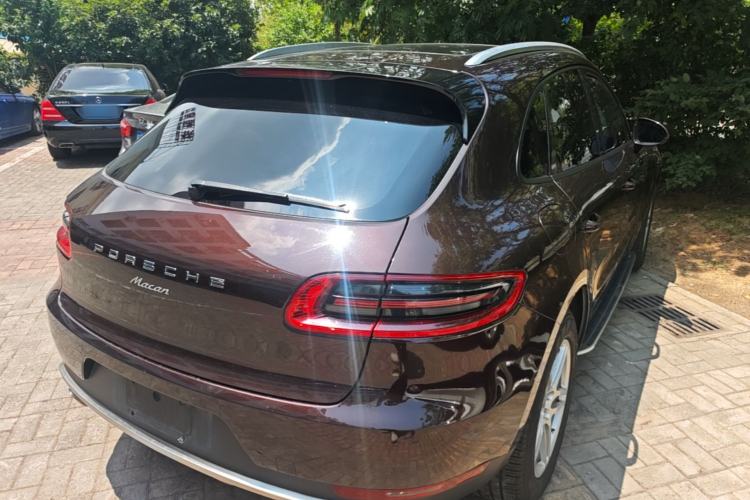 Used Porsche Macan 2017 Macan 2.0T Rear Right 45 Deg