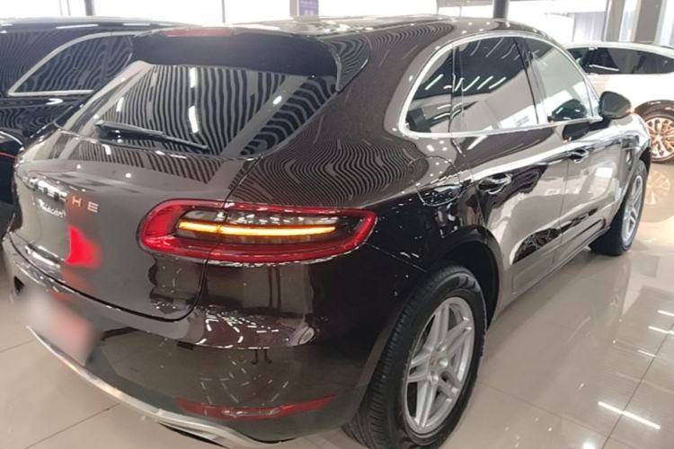 Used Porsche Macan 2017 Macan 2.0T Rear Right 45 Deg