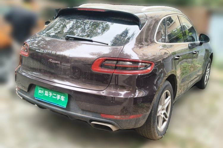 Used Porsche Macan 2017 Macan 2.0T Rear Right 45 Deg