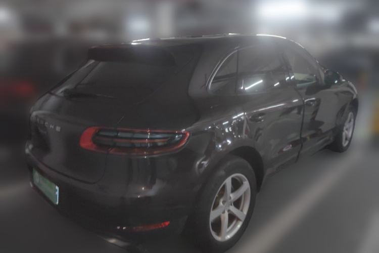 Used Porsche Macan 2017 Macan 2.0T Rear Right 45 Deg