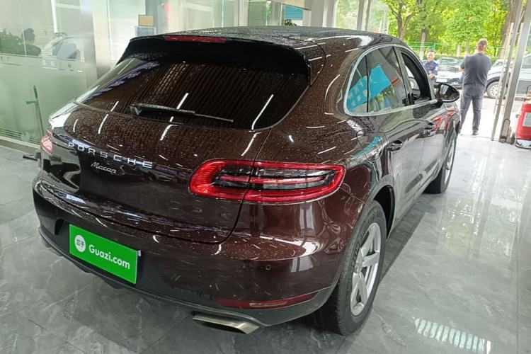 Used Porsche Macan 2017 Macan 2.0T Rear Right 45 Deg