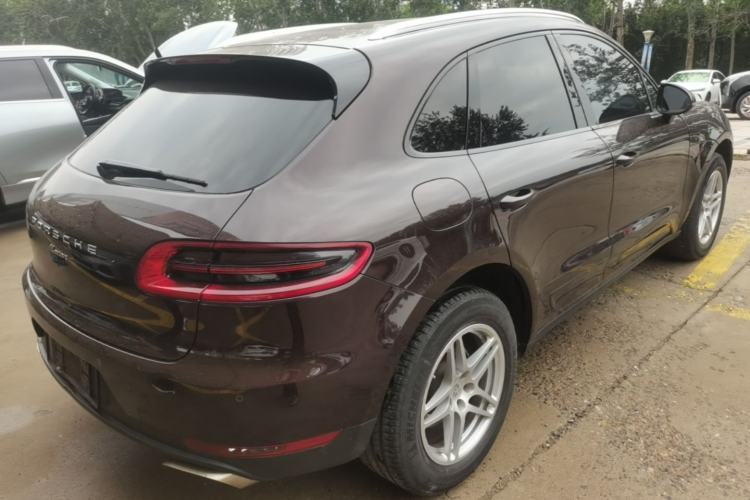 Used Porsche Macan 2017 Macan 2.0T Rear Right 45 Deg