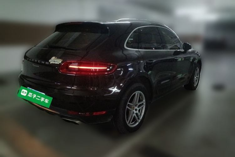 Used Porsche Macan 2017 Macan 2.0T Rear Right 45 Deg