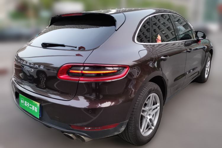 Used Porsche Macan 2017 Macan S 3.0T Rear Right 45 Deg