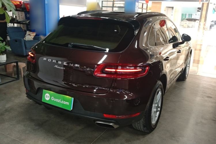 Used Porsche Macan 2017 Macan 2.0T Rear Right 45 Deg