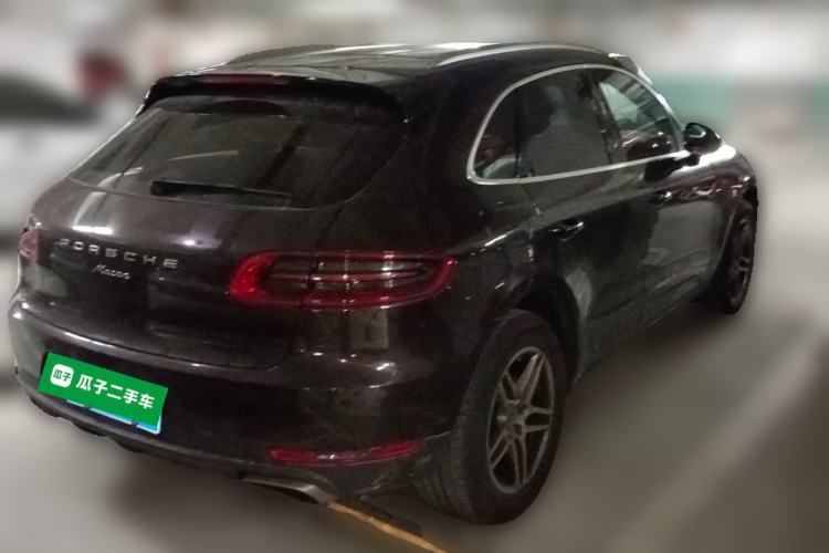 Used Porsche Macan 2017 Macan 2.0T Rear Right 45 Deg