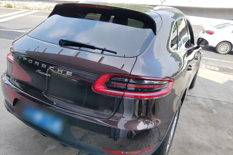 Used Porsche Macan 2017 Macan 2.0T Rear Right 45 Deg