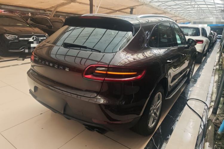 Used Porsche Macan 2017 Macan 2.0T Rear Right 45 Deg
