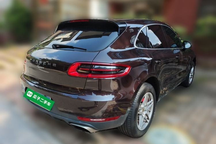Used Porsche Macan 2017 Macan 2.0T Rear Right 45 Deg