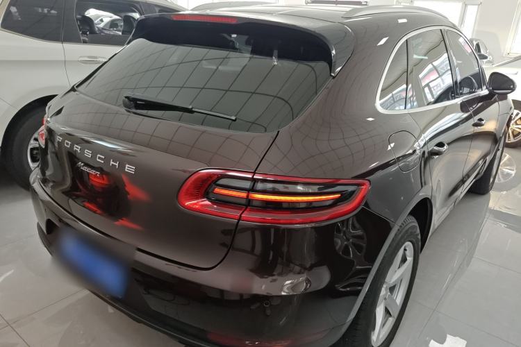 Used Porsche Macan 2017 Macan 2.0T Rear Right 45 Deg