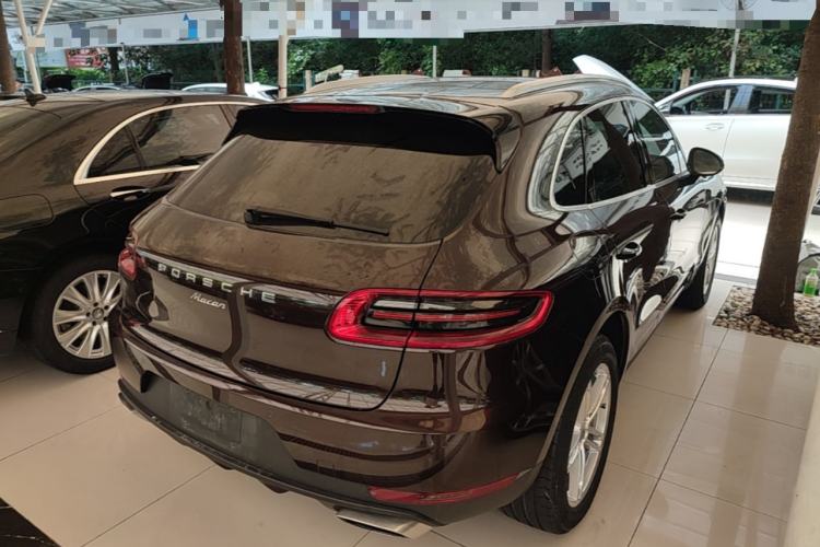 Used Porsche Macan 2017 Macan 2.0T Rear Right 45 Deg
