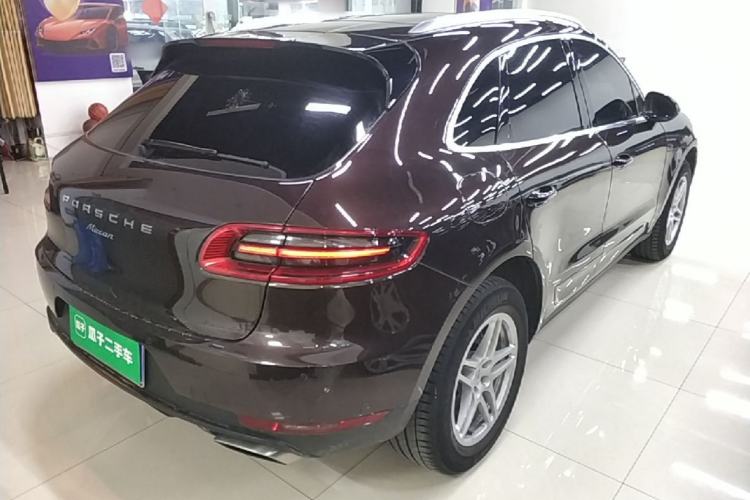 Used Porsche Macan 2017 Macan 2.0T Rear Right 45 Deg