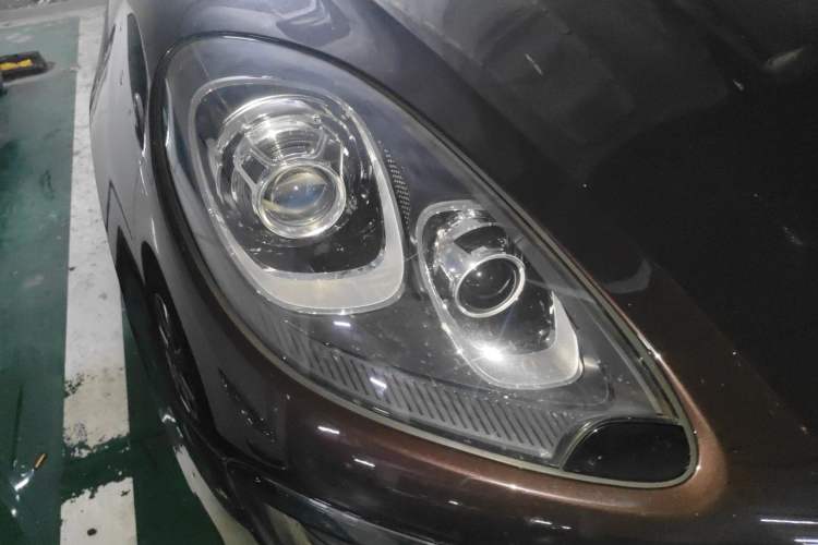 Used Porsche Macan 2017 Macan 2.0T Right Front Headlight