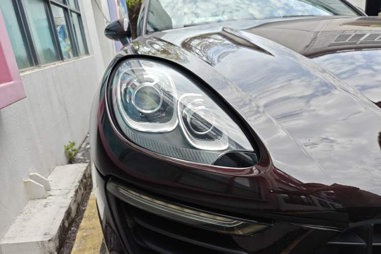 Used Porsche Macan 2017 Macan 2.0T Right Front Headlight