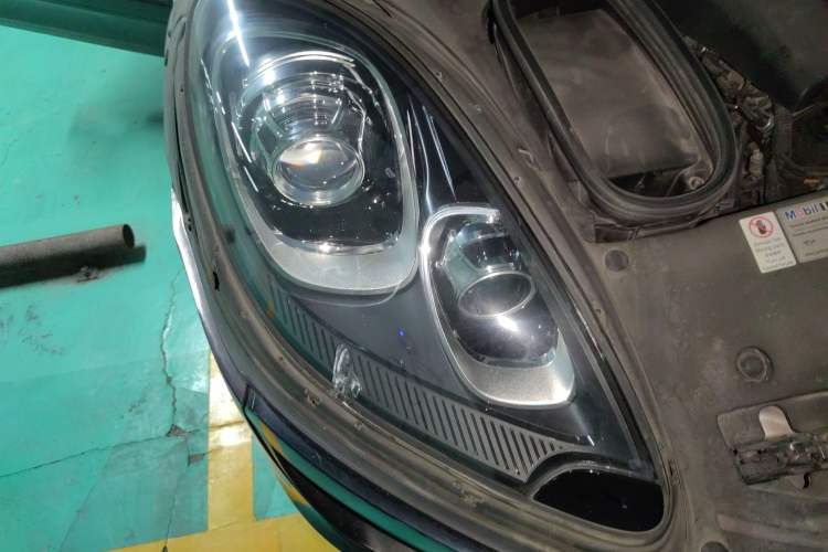 Used Porsche Macan 2017 Macan 2.0T Right Front Headlight