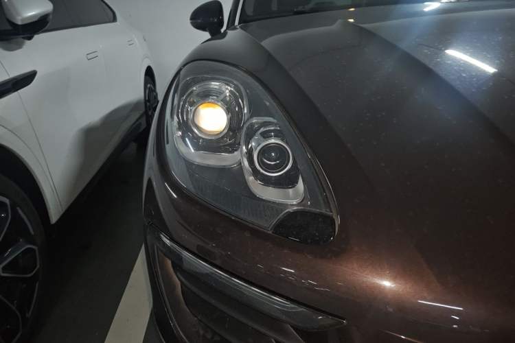 Used Porsche Macan 2017 Macan 2.0T Right Front Headlight