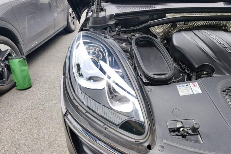 Used Porsche Macan 2017 Macan 2.0T Right Front Headlight