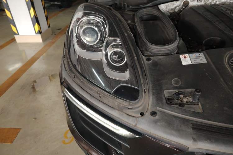 Used Porsche Macan 2017 Macan 2.0T Right Front Headlight