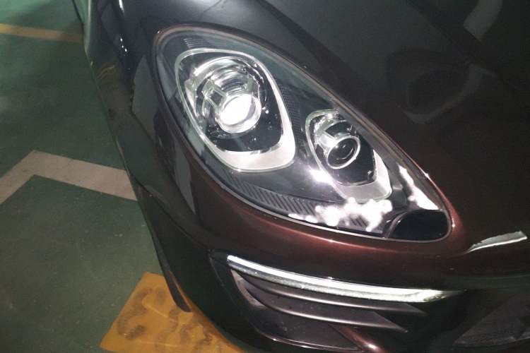 Used Porsche Macan 2017 Macan 2.0T Right Front Headlight