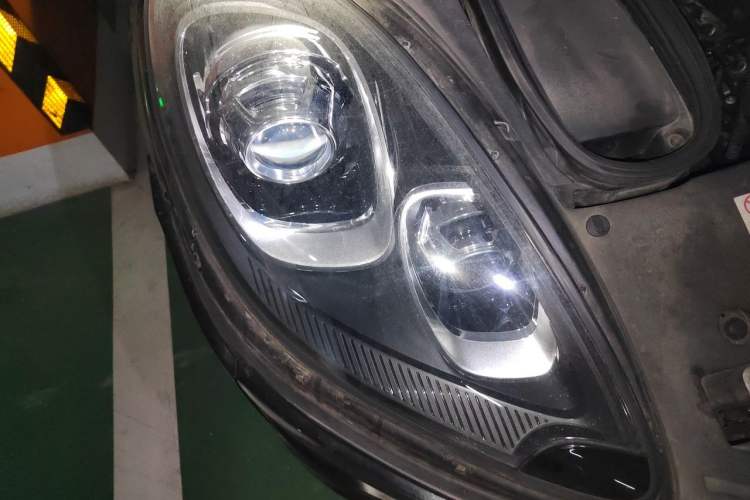 Used Porsche Macan 2017 Macan 2.0T Right Front Headlight