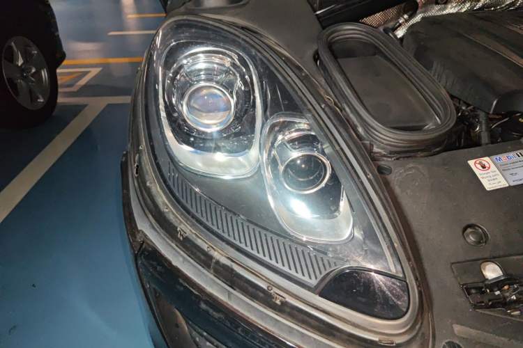 Used Porsche Macan 2017 Macan 2.0T Right Front Headlight