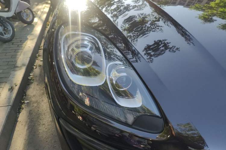 Used Porsche Macan 2017 Macan 2.0T Right Front Headlight